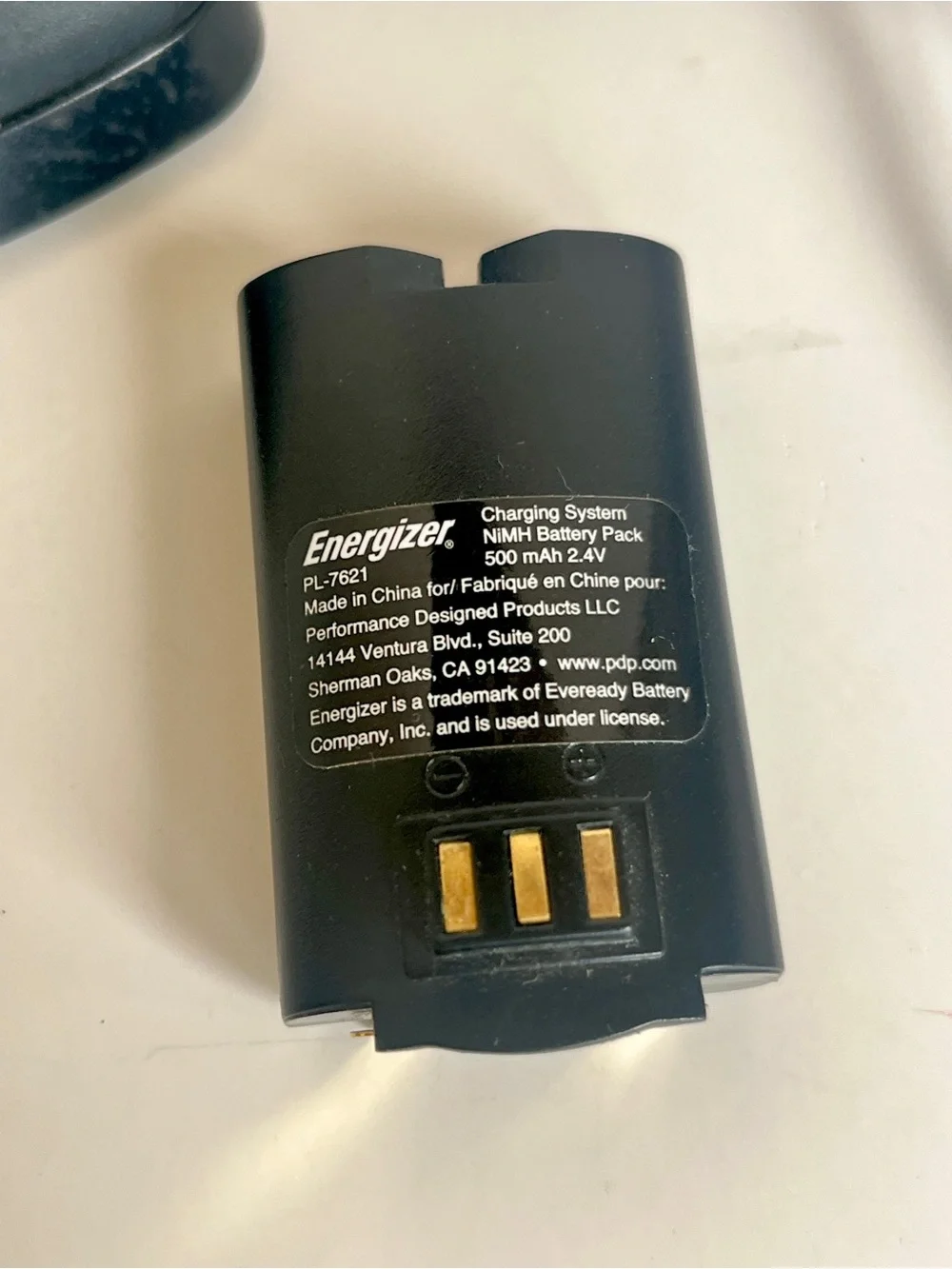 Energizer Dual Bay Battery Charger with Black Rechargeable Battery